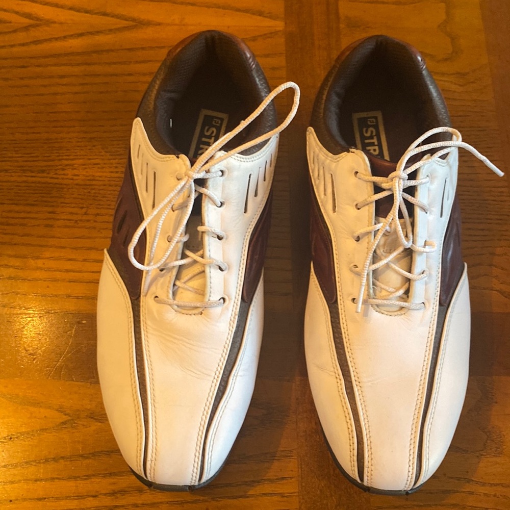 Mens FootJoy street golf cleat shoe size 9W soft cleat